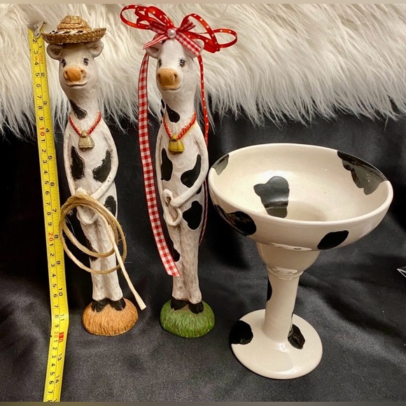 Adorable Hand Crafted Ceramic Male & Female Cows & Trough by Andre’ & Leigh - Picture 6 of 10